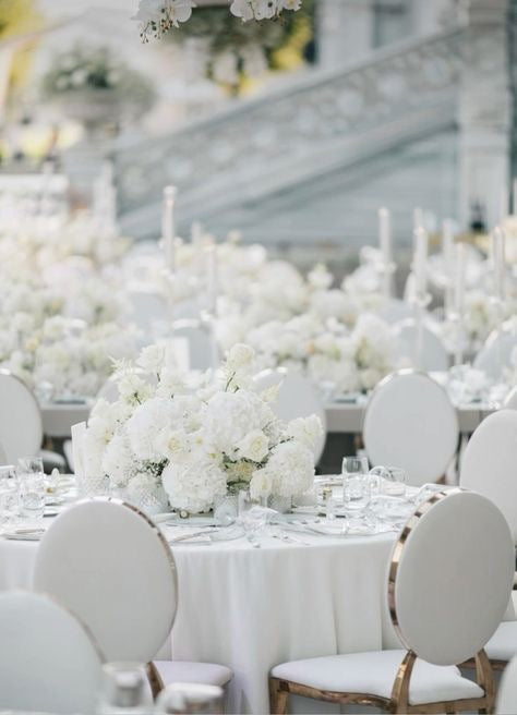 Roses and Baby’s Breath Wedding Flowers