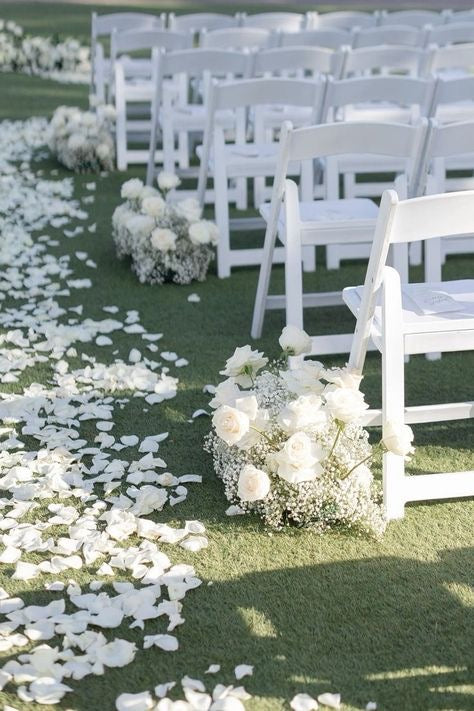 Roses and Baby’s Breath Wedding Flowers