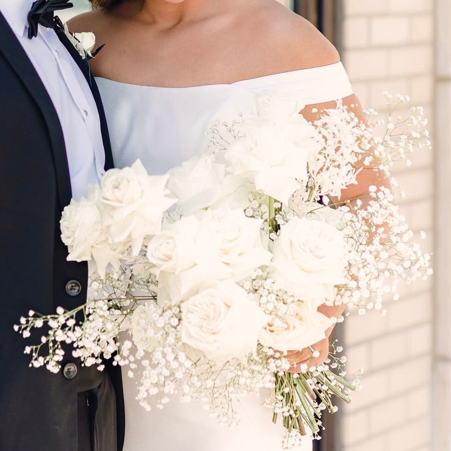 Roses and Baby’s Breath Wedding Flowers