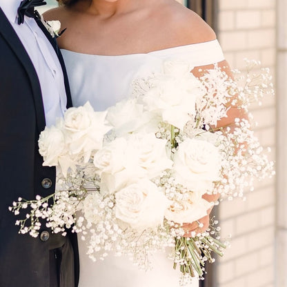 Roses and Baby’s Breath Wedding Flowers