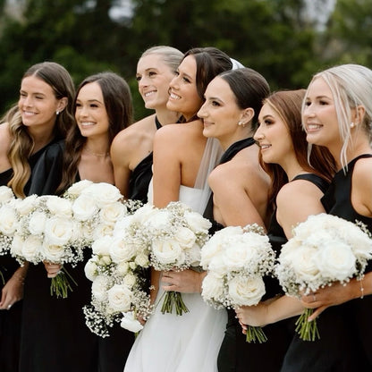 Roses and Baby’s Breath Wedding Flowers
