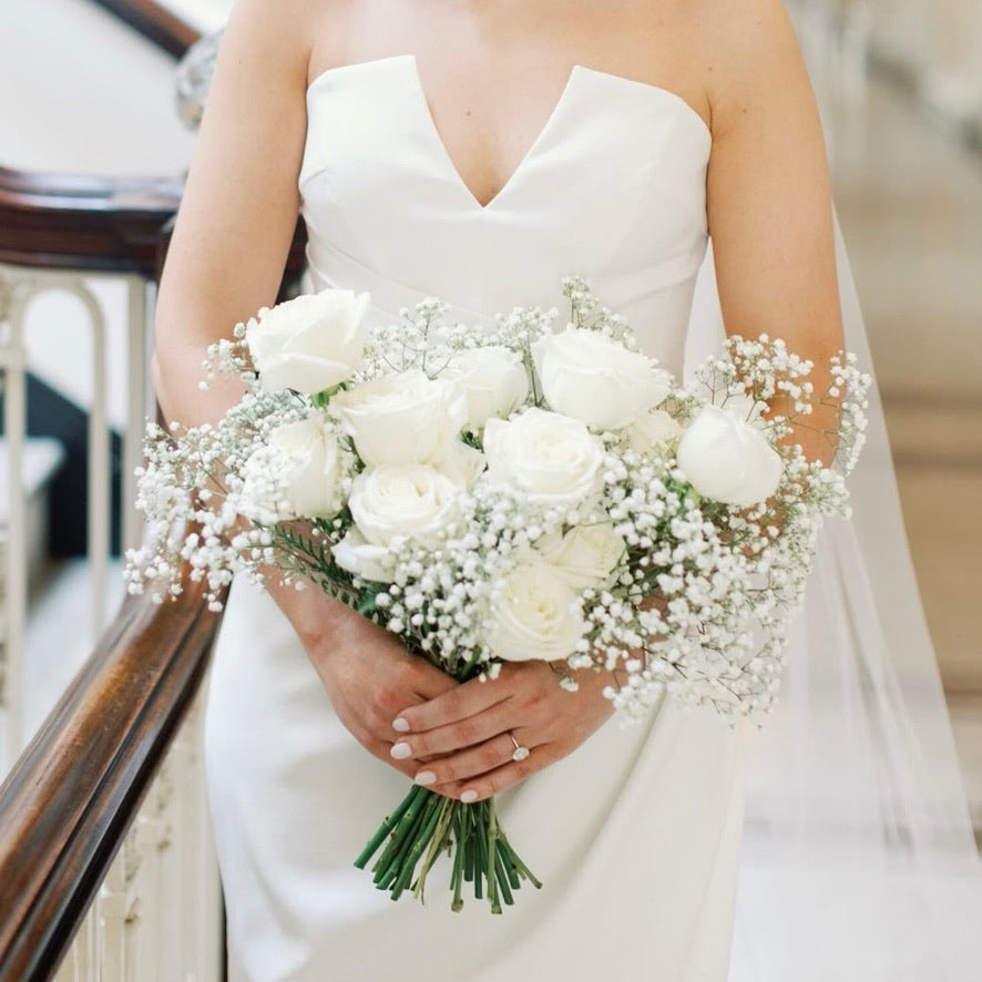Roses and Baby’s Breath Wedding Flowers