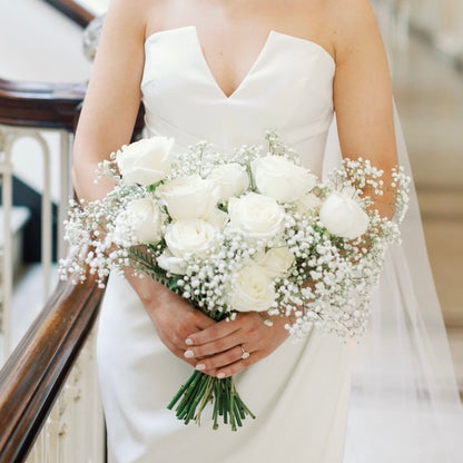 Roses and Baby’s Breath Wedding Flowers