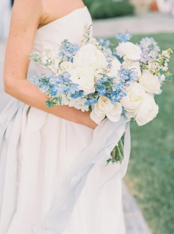White & Blue | No Greenery